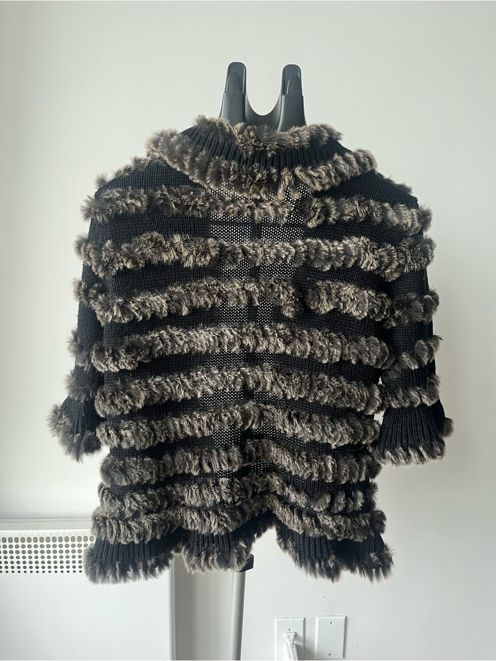 Le Grenier Real-Fur Trim Black Open-Knit Shrug